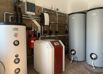 Instalacja pompy ciepła w budynku komercyjnym w Sztutowie